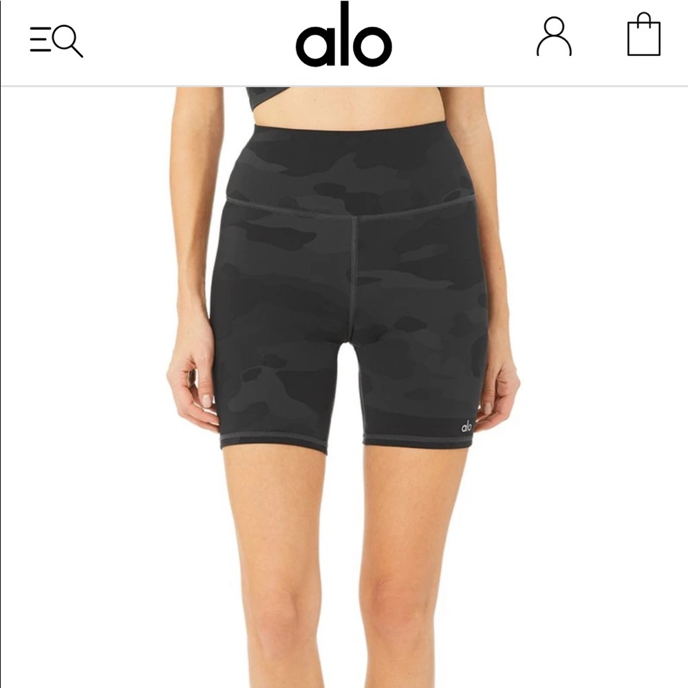 Alo High Waist Viper Short - Size M